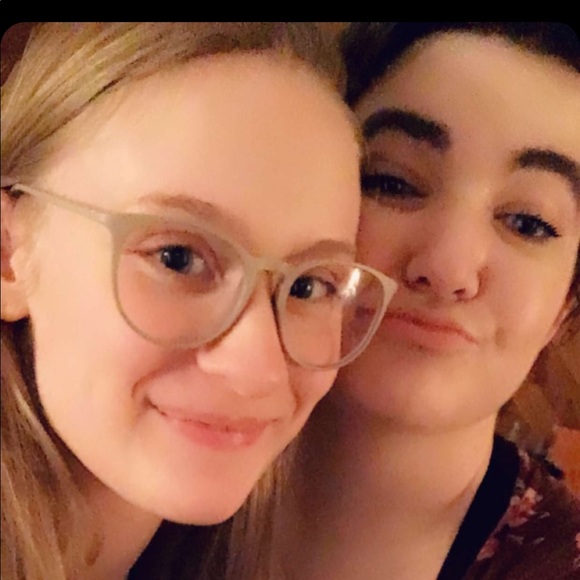 Meet your Posher, Christine - Picture 3 of 3